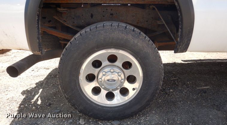image for item GW9813 2005 Ford F350 Super Duty  SuperCab pickup truck