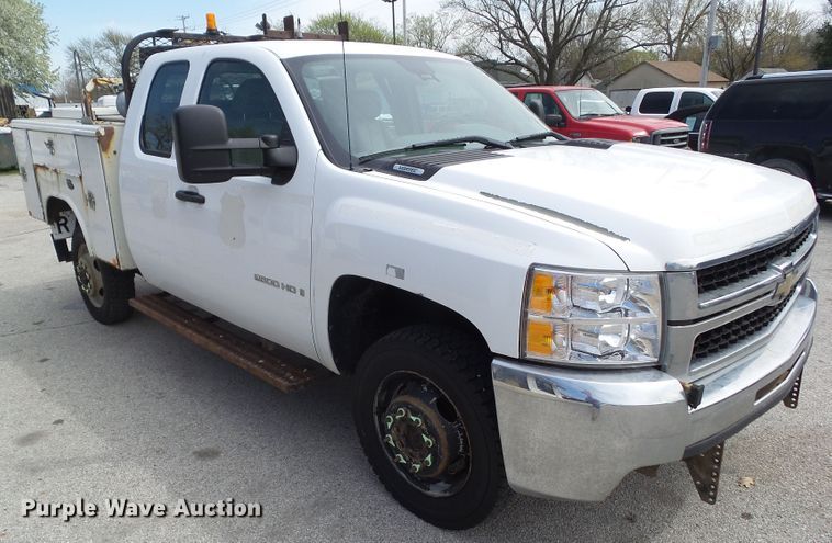 image for item GX9031 2008 Chevrolet Silverado 2500HD  Ext. Cab utility bed pickup truck