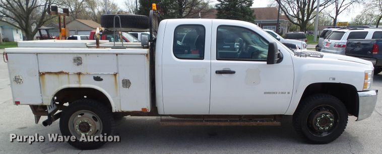 image for item GX9031 2008 Chevrolet Silverado 2500HD  Ext. Cab utility bed pickup truck