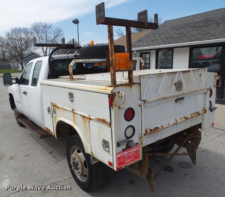 image for item GX9031 2008 Chevrolet Silverado 2500HD  Ext. Cab utility bed pickup truck