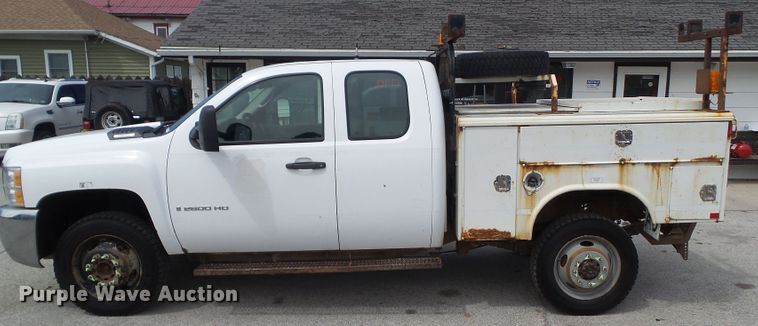 image for item GX9031 2008 Chevrolet Silverado 2500HD  Ext. Cab utility bed pickup truck