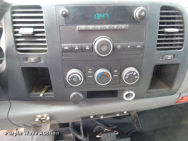 image for item GX9031 2008 Chevrolet Silverado 2500HD  Ext. Cab utility bed pickup truck