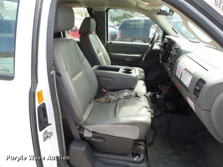 image for item GX9031 2008 Chevrolet Silverado 2500HD  Ext. Cab utility bed pickup truck