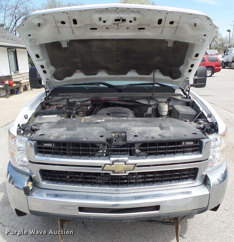 image for item GX9031 2008 Chevrolet Silverado 2500HD  Ext. Cab utility bed pickup truck