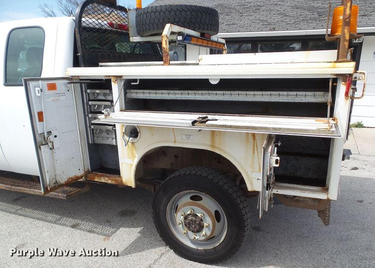 image for item GX9031 2008 Chevrolet Silverado 2500HD  Ext. Cab utility bed pickup truck