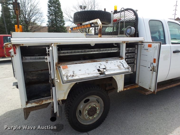 image for item GX9031 2008 Chevrolet Silverado 2500HD  Ext. Cab utility bed pickup truck