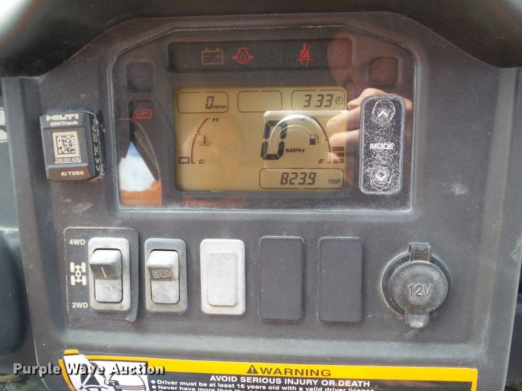 image for item GX9047 2013 John Deere Gator 825i S4 utility vehicle