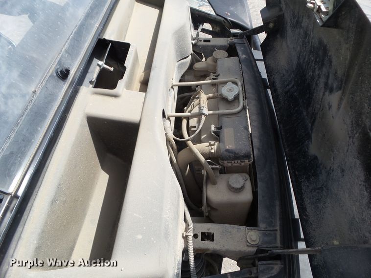 image for item GX9047 2013 John Deere Gator 825i S4 utility vehicle