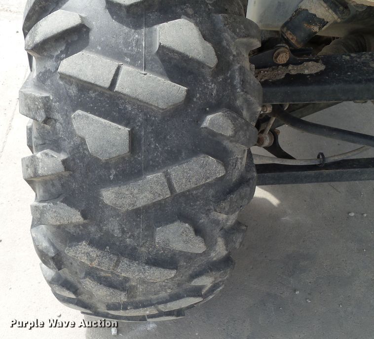 image for item GX9047 2013 John Deere Gator 825i S4 utility vehicle