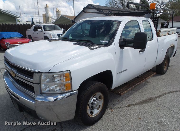 image for item GX9055 2009 Chevrolet Silverado 2500HD  Ext. Cab pickup truck