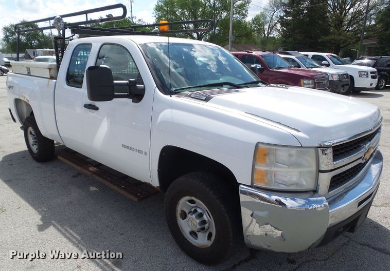 image for item GX9055 2009 Chevrolet Silverado 2500HD  Ext. Cab pickup truck