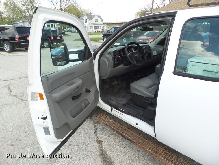 image for item GX9055 2009 Chevrolet Silverado 2500HD  Ext. Cab pickup truck