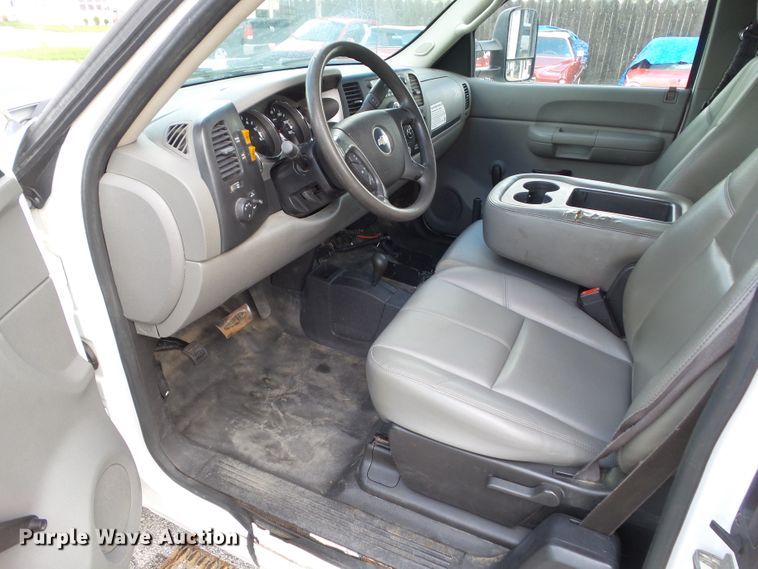 image for item GX9055 2009 Chevrolet Silverado 2500HD  Ext. Cab pickup truck