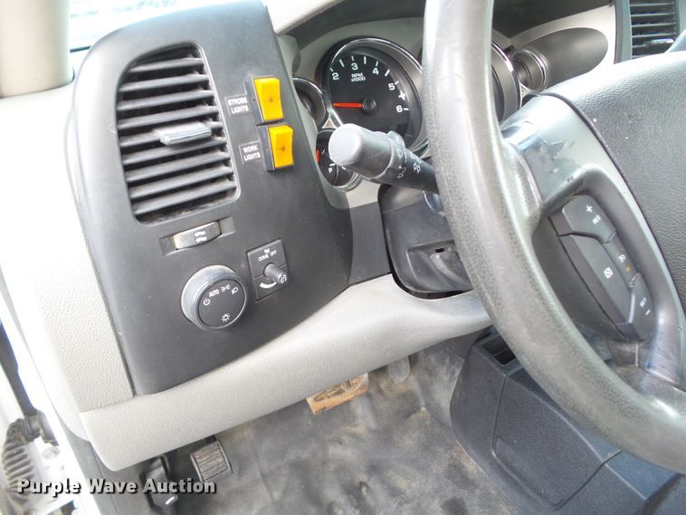 image for item GX9055 2009 Chevrolet Silverado 2500HD  Ext. Cab pickup truck