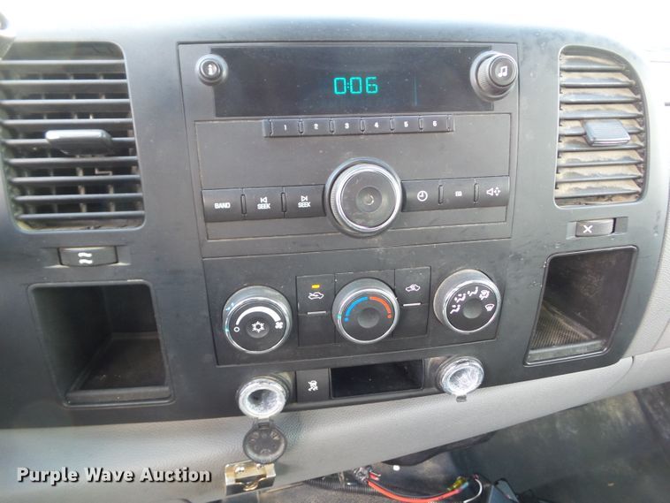 image for item GX9055 2009 Chevrolet Silverado 2500HD  Ext. Cab pickup truck