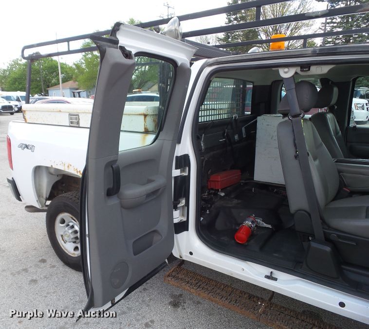 image for item GX9055 2009 Chevrolet Silverado 2500HD  Ext. Cab pickup truck