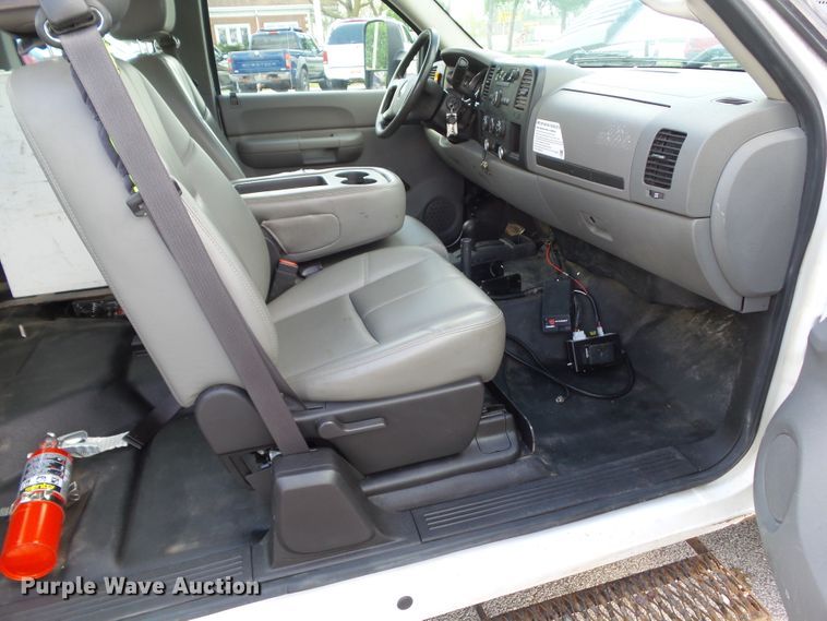 image for item GX9055 2009 Chevrolet Silverado 2500HD  Ext. Cab pickup truck