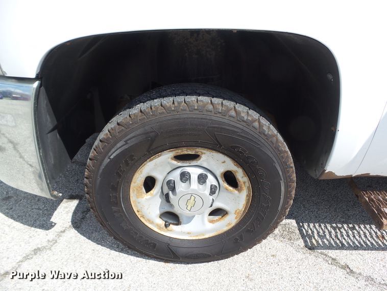 image for item GX9055 2009 Chevrolet Silverado 2500HD  Ext. Cab pickup truck