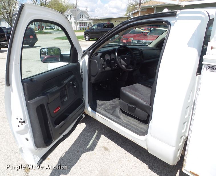 image for item GX9056 2005 Dodge Ram 2500  utility bed pickup truck