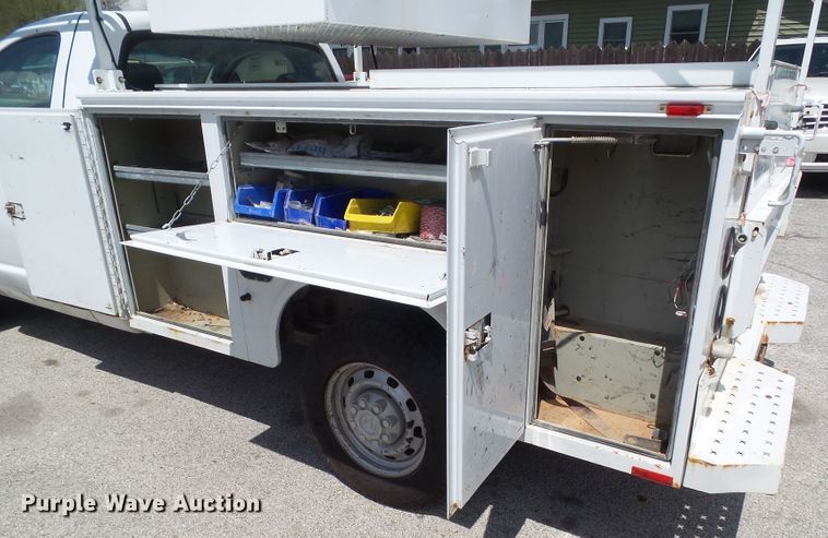 image for item GX9056 2005 Dodge Ram 2500  utility bed pickup truck