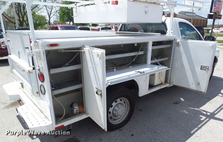 image for item GX9056 2005 Dodge Ram 2500  utility bed pickup truck