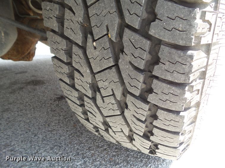 image for item GX9056 2005 Dodge Ram 2500  utility bed pickup truck