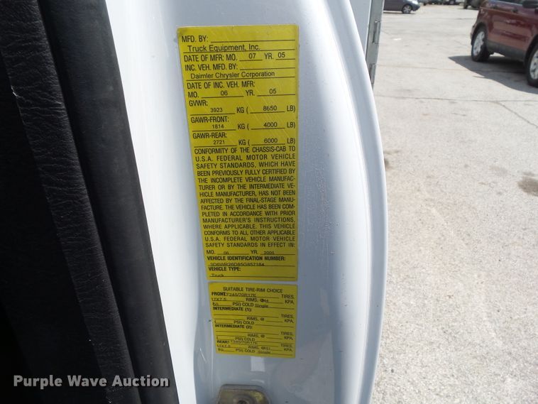 image for item GX9056 2005 Dodge Ram 2500  utility bed pickup truck