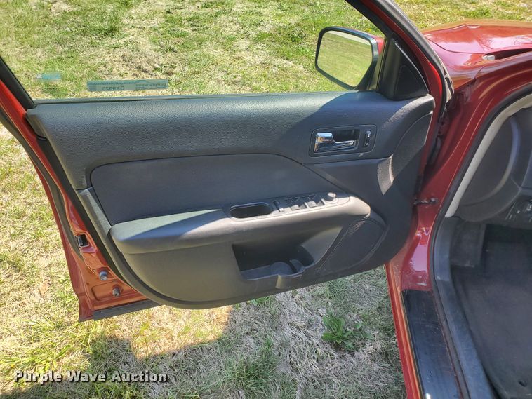 image for item GX9923 2010 Ford Fusion SE