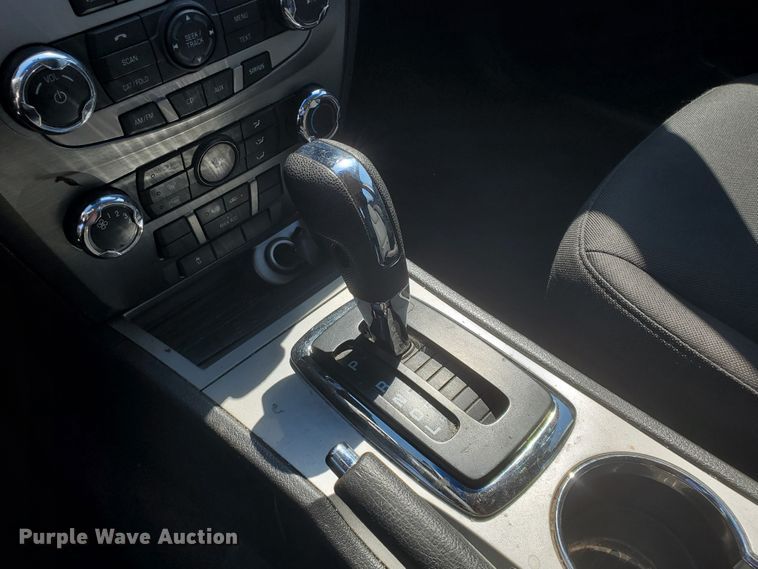 image for item GX9923 2010 Ford Fusion SE