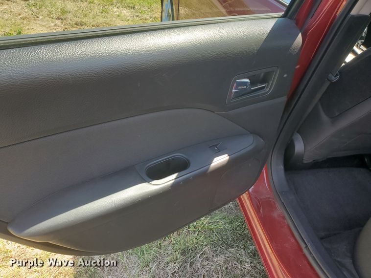 image for item GX9923 2010 Ford Fusion SE