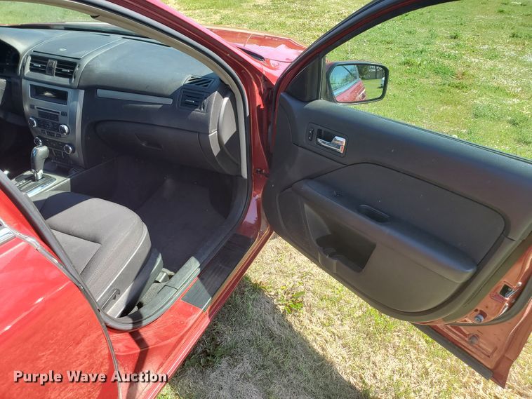 image for item GX9923 2010 Ford Fusion SE