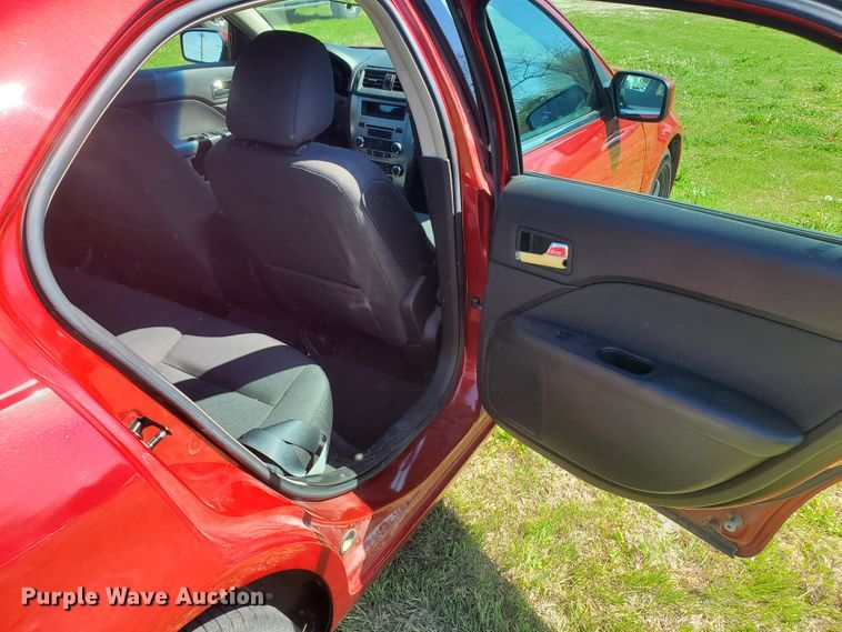 image for item GX9923 2010 Ford Fusion SE