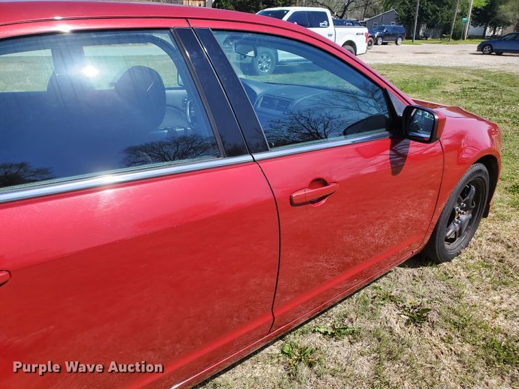 image for item GX9923 2010 Ford Fusion SE