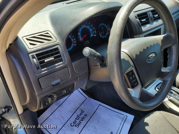 image for item GX9924 2011 Ford Fusion SE