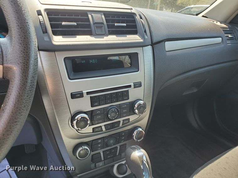 image for item GX9924 2011 Ford Fusion SE