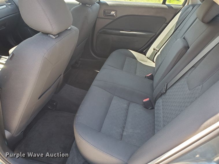 image for item GX9924 2011 Ford Fusion SE