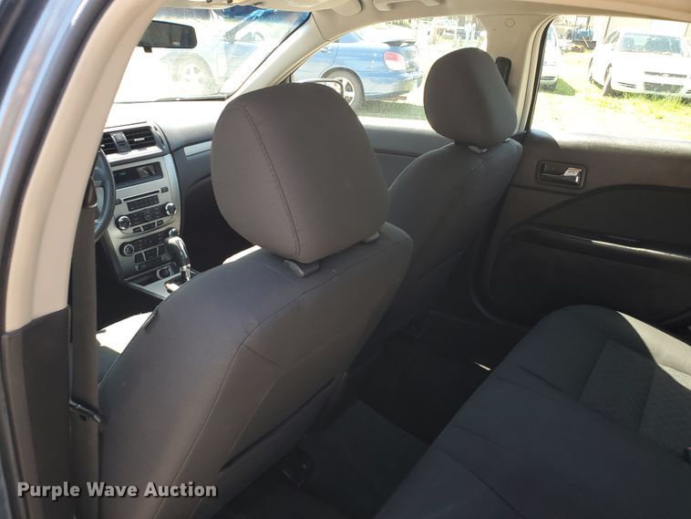 image for item GX9924 2011 Ford Fusion SE