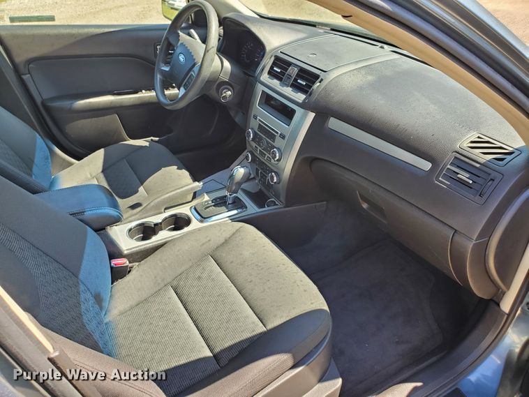 image for item GX9924 2011 Ford Fusion SE