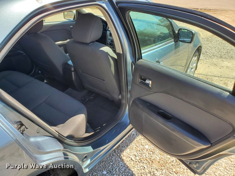 image for item GX9924 2011 Ford Fusion SE