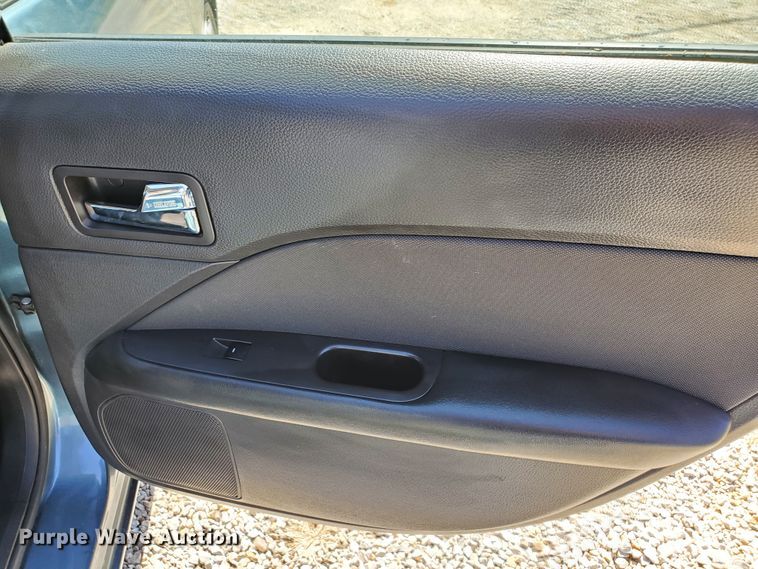 image for item GX9924 2011 Ford Fusion SE