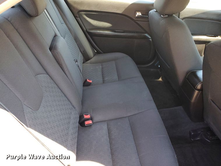 image for item GX9924 2011 Ford Fusion SE