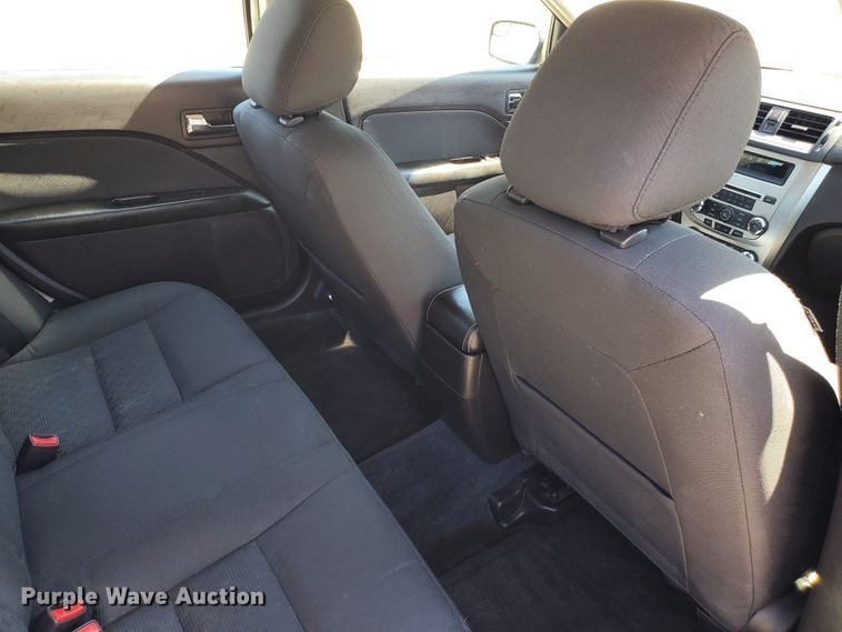 image for item GX9924 2011 Ford Fusion SE