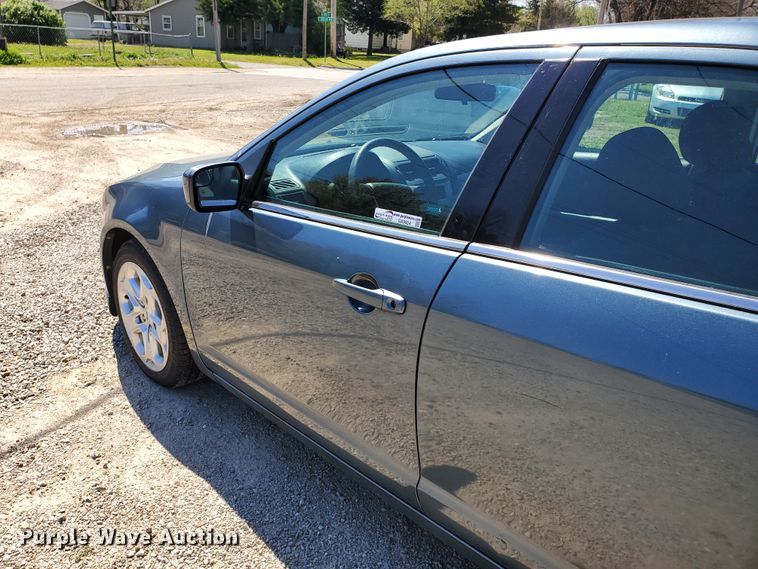 image for item GX9924 2011 Ford Fusion SE