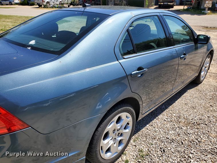 image for item GX9924 2011 Ford Fusion SE