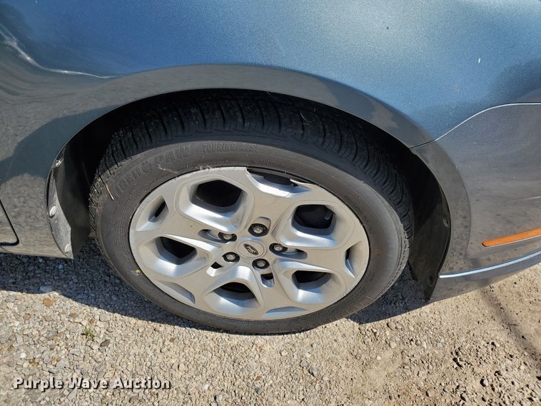 image for item GX9924 2011 Ford Fusion SE