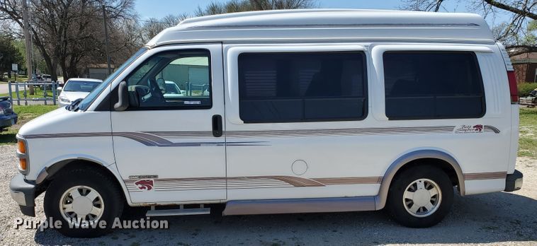 image for item GX9925 1999 GMC Savana G1500  van