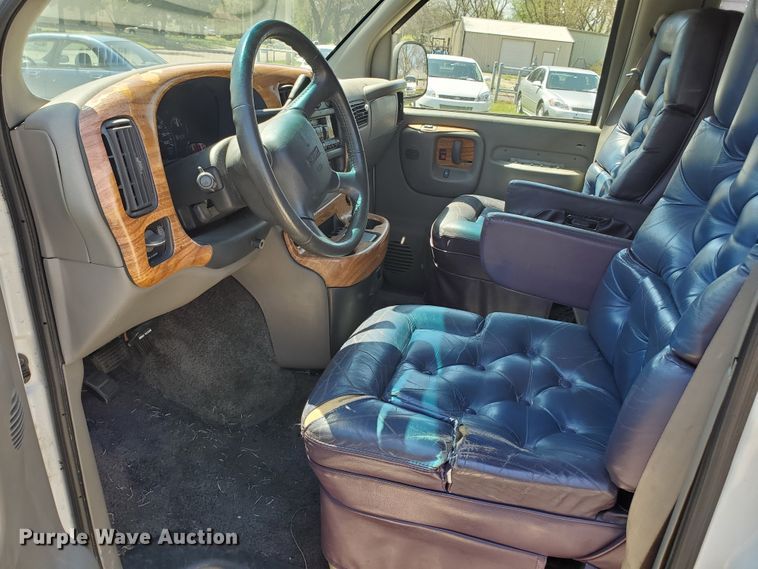 image for item GX9925 1999 GMC Savana G1500  van