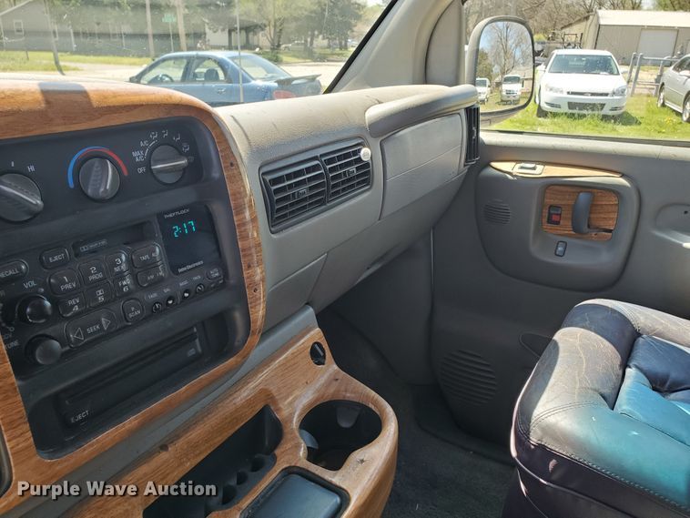 image for item GX9925 1999 GMC Savana G1500  van