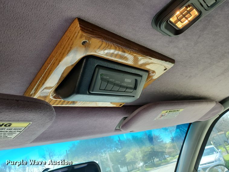 image for item GX9925 1999 GMC Savana G1500  van