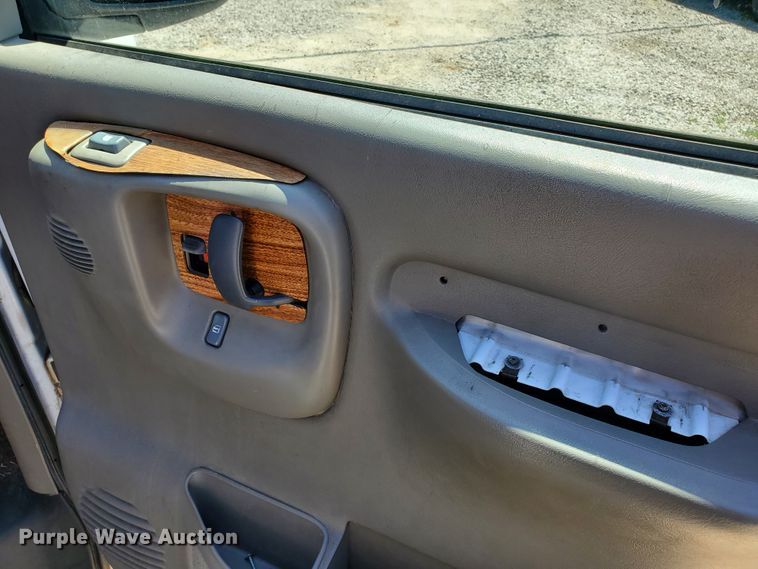 image for item GX9925 1999 GMC Savana G1500  van